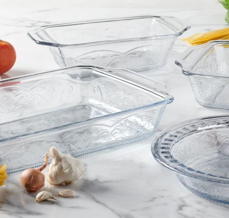 9 x 13 Glass Baking Dish with TrueFit Lid